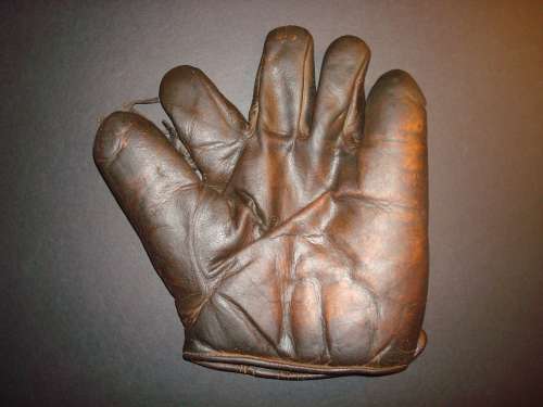 Spalding High Quality Glove Front